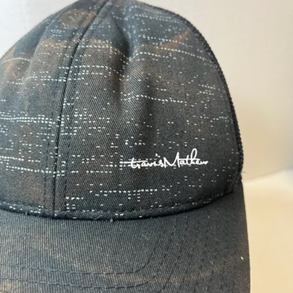 Travis Mathew Golf Cap Hat Flexfit Stretch Black S/M - Picture 2 of 9